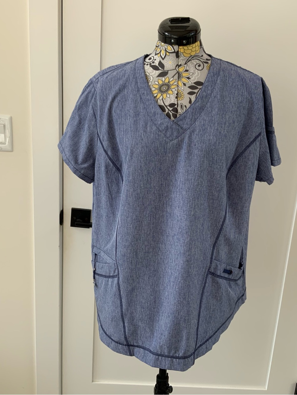 Women’s Short Sleeve V-Neck SCRUB Top in Denim Blue